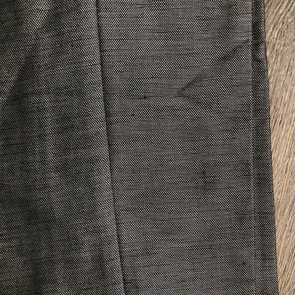 Classic modern fit pants. Size 4. - Picture 3 of 7